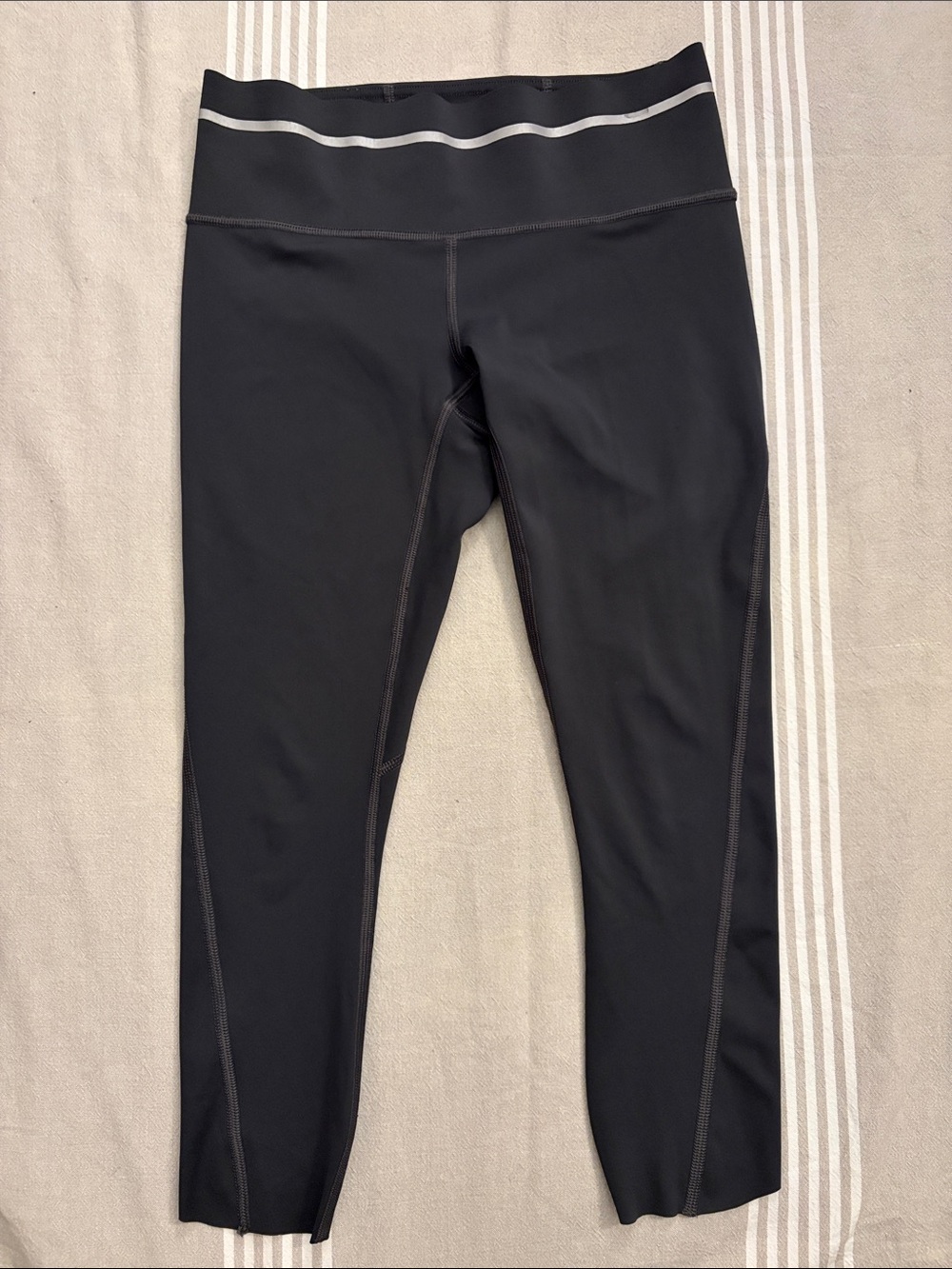 Athleta Gray Sonic Capri Leggings